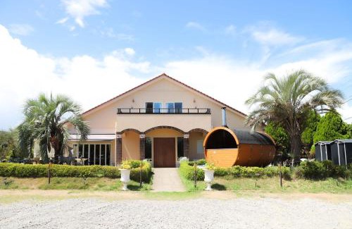 Kujukuri House | ヴィラ砂時計九十九里超豪華大型貸切別荘寝室五つペット可サウナ本格カラオケグランドピアノ麻雀