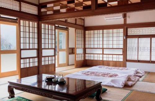 Saijo House | 一棟貸し古民家宿「縁側のとき」Engawanotoki Villa