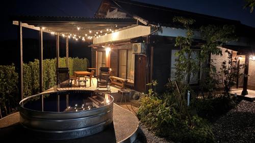 Fukutsu Villa | 一棟貸し和風ヴィラ プールサイドでバーベキューペット同伴可