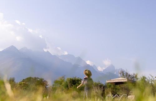 Lijiang House | 不晚里予日照金山丨雪山全景度假酒店白沙古镇店