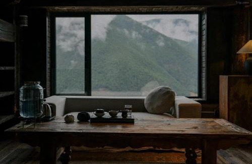 Weixi Lisu Autonomous County Cabin | 云雨田半山民宿