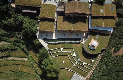 Weixi Lisu Autonomous County Cabin | 云雨田半山民宿