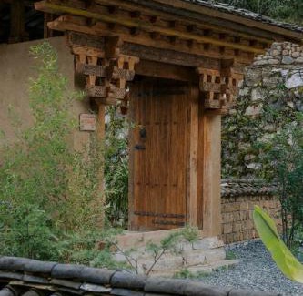 Weixi Lisu Autonomous County Cabin | 云雨田半山民宿