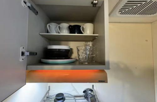 Kyobashi Apartment | 京橋プルトンビル