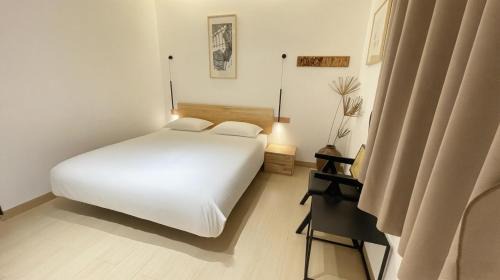 Fenghuang House | 凤凰古城柿子小院民宿亲子套房