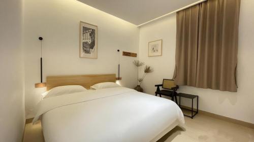 Fenghuang House | 凤凰古城柿子小院民宿亲子套房