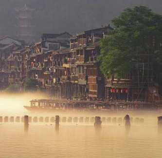 Fenghuang House | 凤凰古城柿子小院民宿