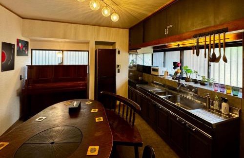 Futtsu House | 加美屋リゾート房総 浪漫ラウンジ 夕日と露天風呂-Kamiya Resort Boso