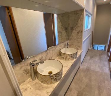 Shinjuku House | 和ノ楓cottage 新宿の2階建て5室2シャワー2トイレ