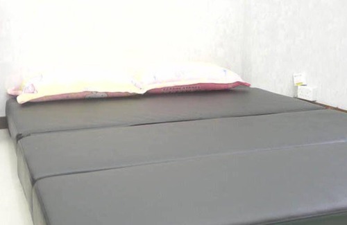 Jordan Apartment | 地铁口一分钟 清简公寓2房1厅住5-7人