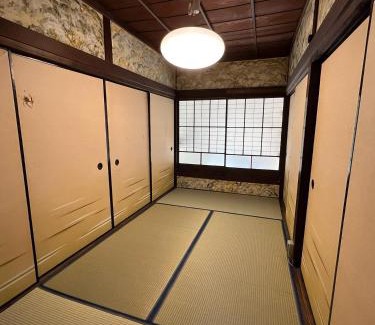 Yoshinogawa House | 坂東商店guest room藍染めと宿