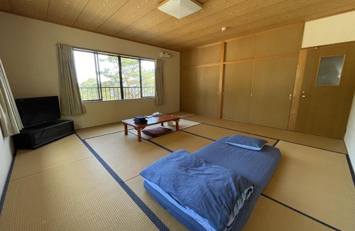 Mugi-cho House | 大砂荘 OZUNA CAMP and LODGE