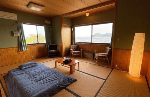 Mugi-cho House | 大砂荘 OZUNA CAMP and LODGE