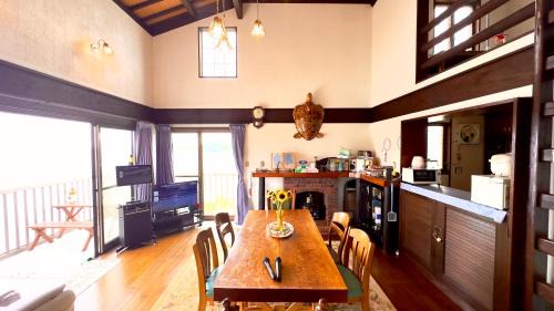 Bizen House | 天空の城 絶景の海岸線に面し そよ風と波に触れながらリラックスできる場所です