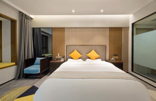 Gaoxin Hotel | 如家派柏云酒店 成都新会展大源地铁站店