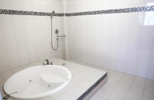 Changhua City Centre Hotel | 富晴汽車旅館Fu Ching Motel