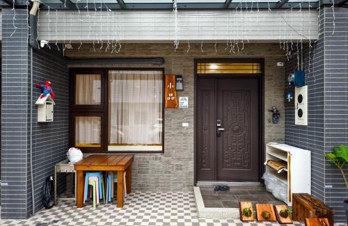 Wujie Apartment | 小品包棟民宿4-18人一一近傳藝親水公園羅東夜市
