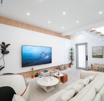 Zhongpu Villa | 微風徐徐 Breezy Stay & 漫步阿里 Annie's Home