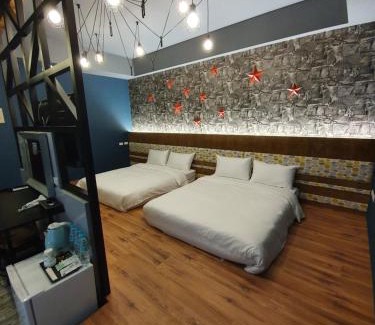 Hualien City Centre House | 文旅小自由電梯民宿附停車場