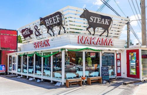 Nakama House | 新築 最大12名 BBQ サウナ完備 駐車3台OK 恩納村の貸別荘 リゾートヴィラEast