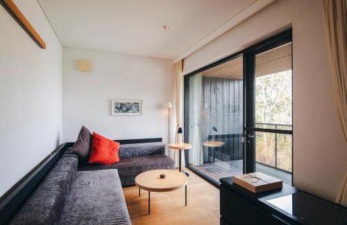 Tobe-cho Hotel | 時地人 - JIJIJIN Matsuyama