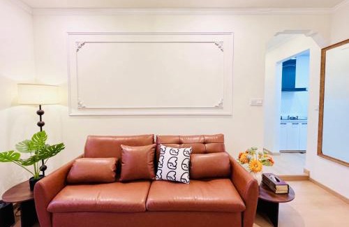 Shanghai Apartment | 梧舍壹号 外滩百年公寓B&B -Riverside Grace Suites on the bund and metro station