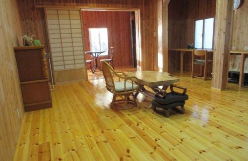 Inawashiro House | 民泊くま - 絵画の宿