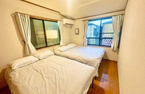 Hatagaya Apartment | 渋谷区の一軒家貸切 80平米 3寝室6ベッド 新宿渋谷原宿エリア 幡ヶ谷駅徒歩5分 新宿まで電車4分