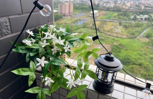 Toucheng Apartment | 漫遊文旅溫泉宅一山海景觀陽台房一晚上7點入住一晚進晚退-21小時睡飽飽方案