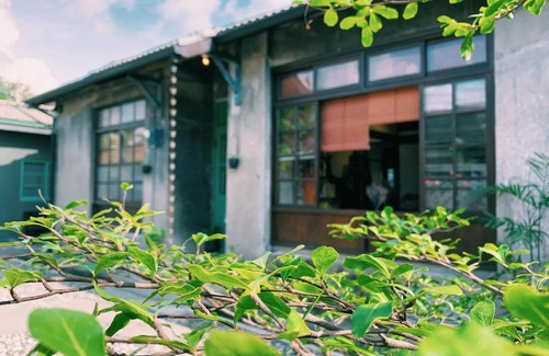 Fengshan District House | 眷待期休憩所眷村民宿