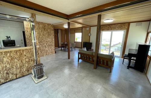 Hakodate House | 谷地頭温泉近く！ピアノのある一軒家（English OK）