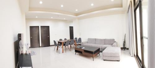 Jinhu House | 金門民宿 x 花藝雅築 The Flower Hut