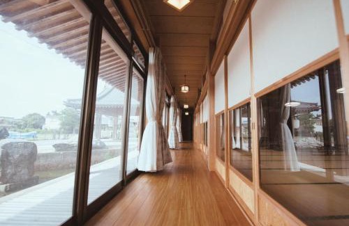 Nagahama Hotel | 鈴籠城 籠の間 ダブルベッド2台 二段ベッド1台