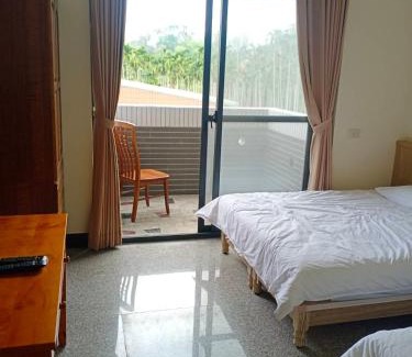 Zhongliao House | 長龍客棧