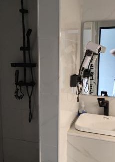 Qingyuan Apartment | 青龙舫庭院