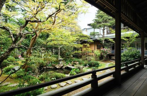 Koyasan Hotel | 高野山 宿坊 増福院 -Koyasan Shukubo Zofukuin-