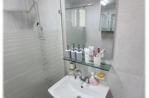 Wonju House | 꽃길만 걷는 집ㅡ방3ㅡ침대6개