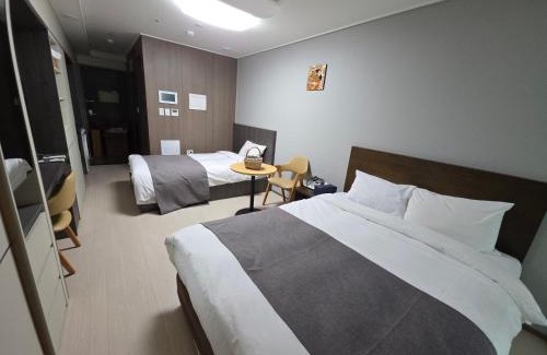 Icheon Apartment | 이천호텔휴티스 트리플룸