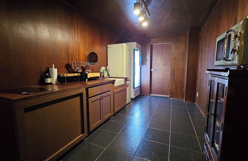 Seogyo-dong House | [홍대 메인거리] 외국인 전용 숙소, 유니크한 인테리어