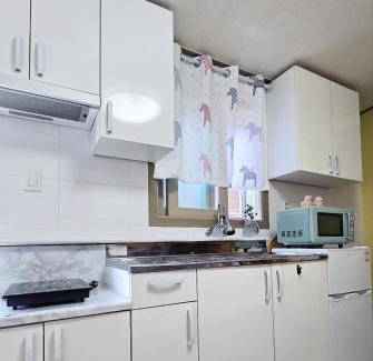 Gwangjin House | 화가의 집 -아차산역, 풀옵션 원룸 ,2베드 2인, 세탁기건조기, 장박, 건국대&세종대