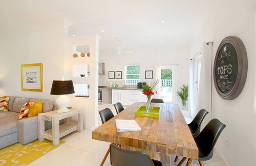 Governor's Harbour House | 𓇼Elegant 2BR Villa w/Private Pool & Generator𓇼