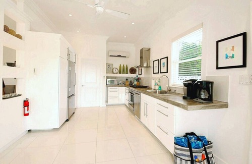 Governor's Harbour House | 𓇼Elegant 2BR Villa w/Private Pool & Generator𓇼