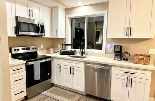 Everett House | 08 Min to PAE Airport - Cozy 2Br Home Surrounded by Nature w/carport