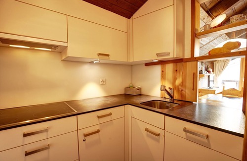 Silvaplana Apartment | 1 1/2-room flat with mountain view on the 6th floor