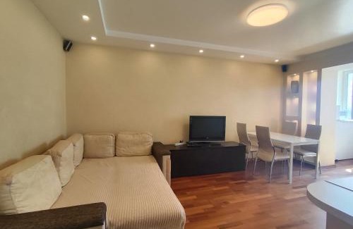 Desnyans'kyi District Apartment | 1/10 вулиця Радунська