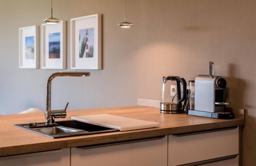 Nes Apartment | 1 - 4 Personen 1. Etage, Haustiere Willkommen Balkonausrichtung Nach Osten mit Freier Aussicht in die Dünen 2 Schlafzimmer, 1 Badezimmer mit Dusche und Badewanne, WC Separat