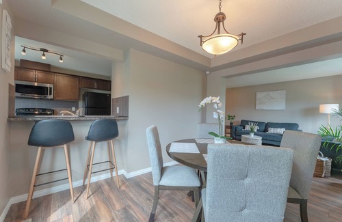 Airdrie House | 1.5 hrs to Banff, Cozy Townhome in Airdrie with AC