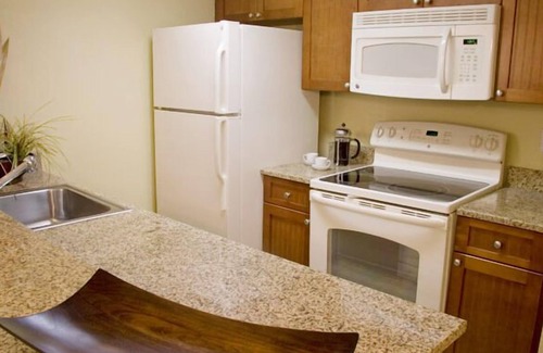 Bostroms Condo | 1 BDRM~ COVE ON ORMOND BEACH~ GREAT VIEWS, INDOOR/OUTDOOR POOLS & MORE