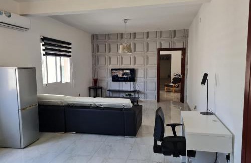 Luanda Apartment | 1 Bed Apartment - Sleeps 2 - Free Parking