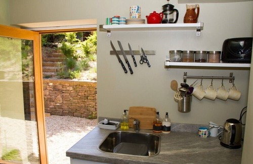 Usk Cottage | 1 bed Barn, open living space , pet friendly, rural, with easy access from M4nnn